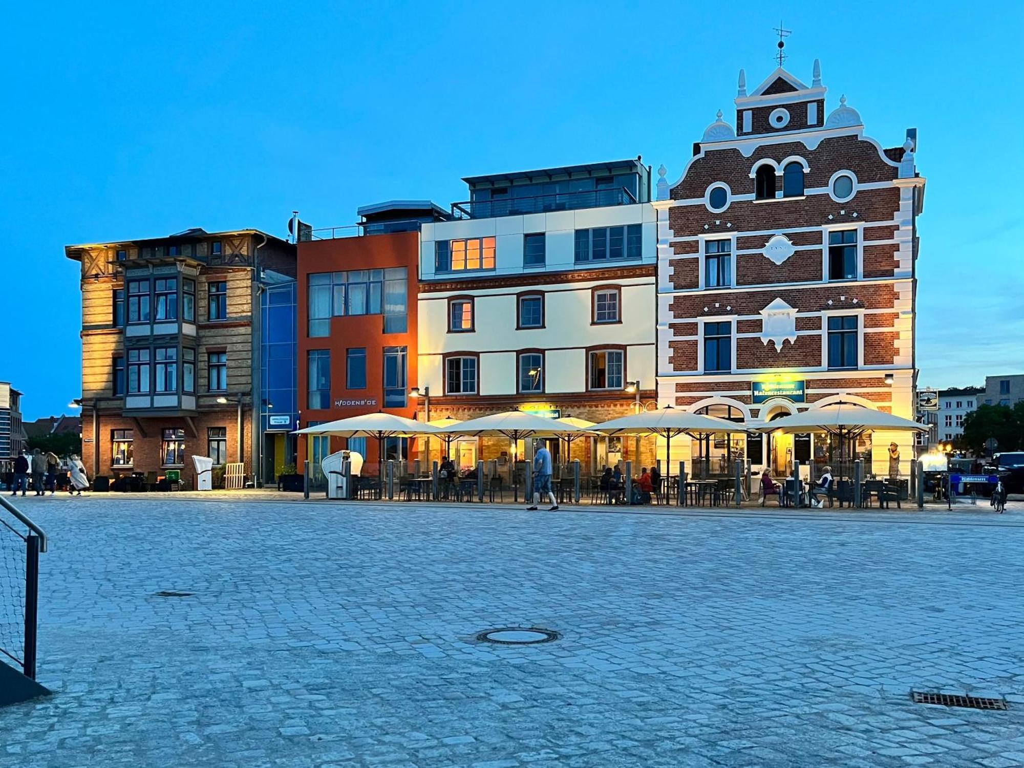 Hiddenseer Hotel Stralsund Exterior photo